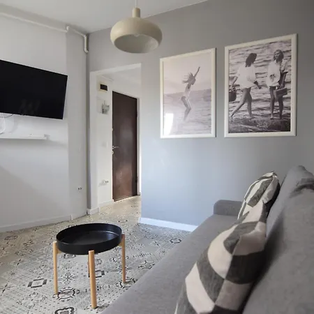 Apartment In The Old